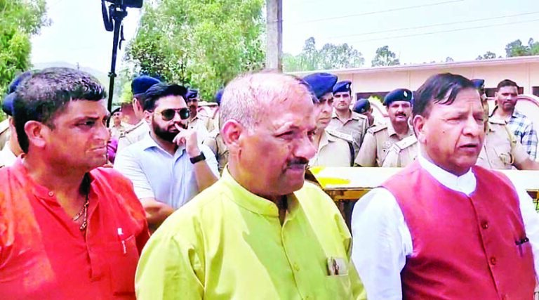 भाजपा प्रदेश अध्यक्ष डा. राजीव बिंदल- विधायक सुखराम चौधरी के खिलाफ मामला दर्ज