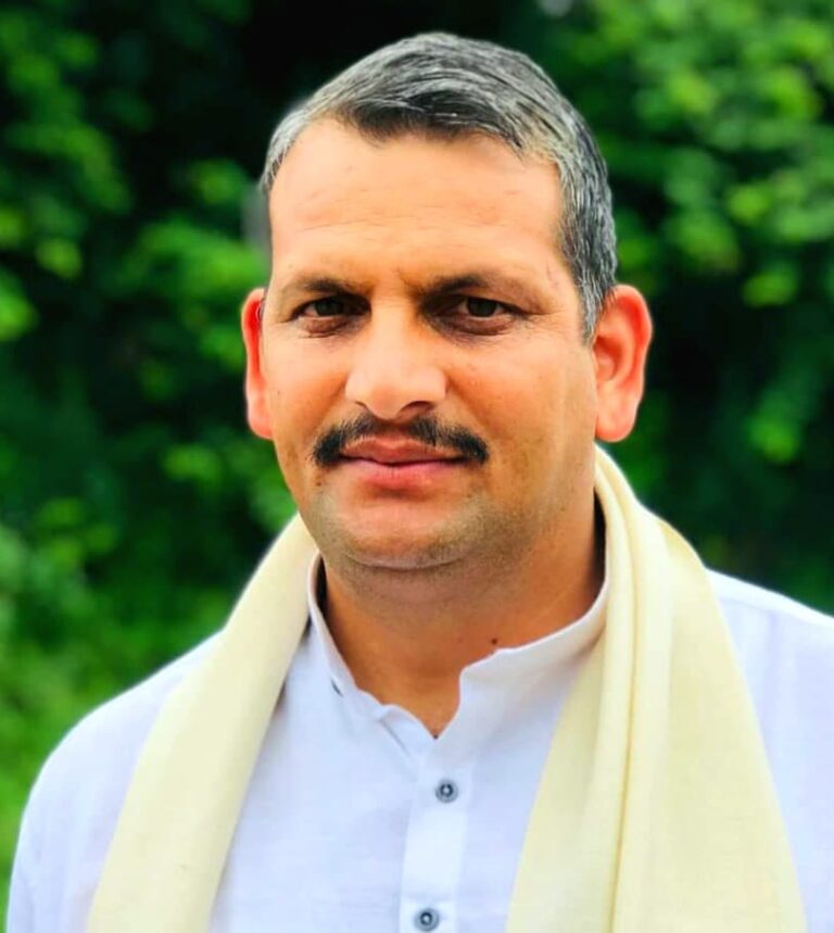 कांग्रेस के नेता को केंद्र सरकार की निंदा करने के लिए मिलती है सरकारी सैलरी : विनोद