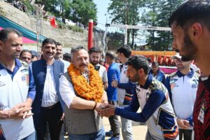 जुब्बल नावर कोटखाई विस क्षेत्र में 400 करोड़ से हो रहा विभिन्न सड़कों का निर्माण – रोहित ठाकुर