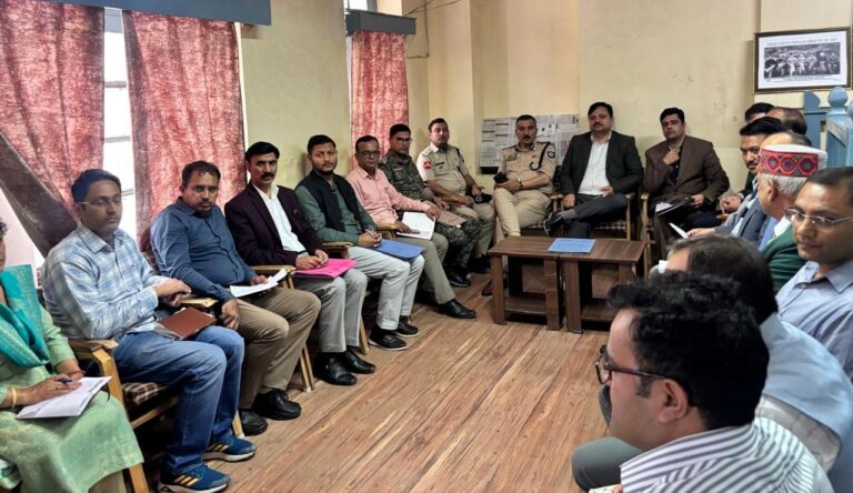 उपायुक्त ने मानसून को लेकर ठियोग उपमंडल की तैयारियों का लिया जायजा