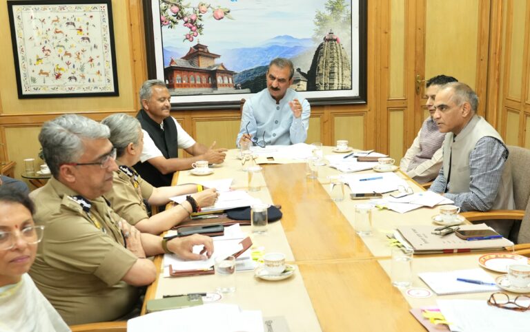 बादल फटने की घटना के बाद पंडोह डैम में एकत्रित वन लकड़ियों की जांच करेगी सीआईडी