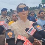 सराज पहुंची कंगना, बोली- केंद्र से मांगूंगी स्पेशल रिलिफ पैकेज, प्रदेश सरकार को बताया भ्रष्टाचारी