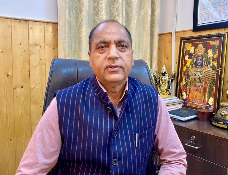 बिजली मित्र ठूंजा साल वाली पक्की नौकरी क्यों नहीं : जय राम ठाकुर,अपने मित्रों को लाखों की नौकरी और प्रदेश के युवाओं के साथ “मित्र भर्ती” के नाम पर छलावा,आउटसोर्स में हर जगह घोटाला करने की नीयत से हो रहा है एजेंसियों का चयन*