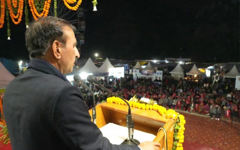 मुख्यमंत्री ने अंतरराष्ट्रीय लवी मेले के समापन समारोह की अध्यक्षता कीप्रदेश सरकार ने केंद्र से शिपकी ला मार्ग से व्यापार फिर शुरू करने का आग्रह किया: मुख्यमंत्री