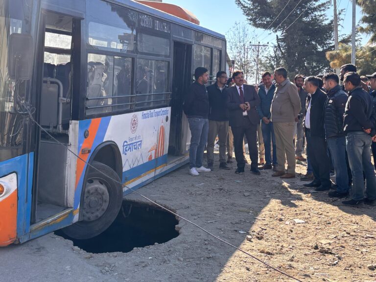 फोरलेन निर्माण कार्य पर आगामी आदेशों तक रहेगी रोक- उपायुक्त