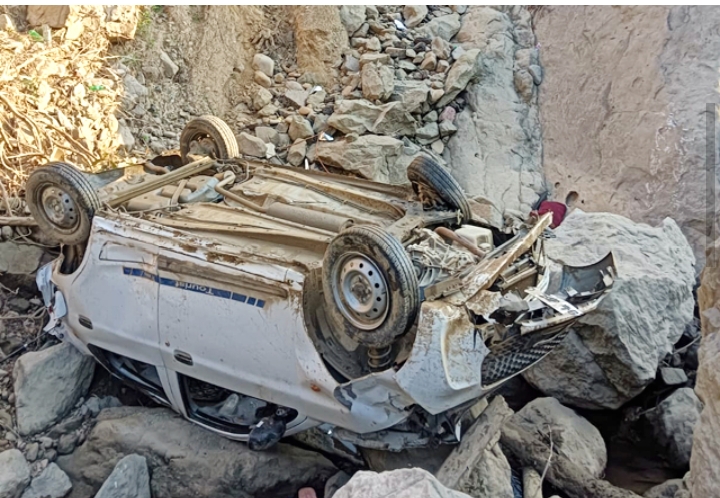 पति की जगह टैक्सी लेकर निकली पत्नी का बन गया ”आखिरी सफर”, 4 साल की बेटी के सिर से उठा मां का साया