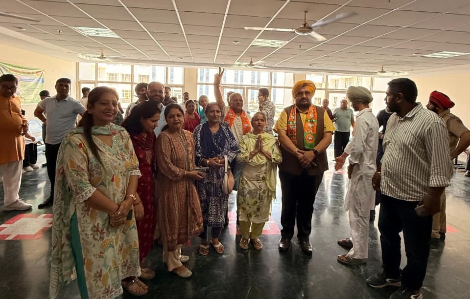 गुरप्रीत कौर उब्भा ने दाखिल किया नामांकन